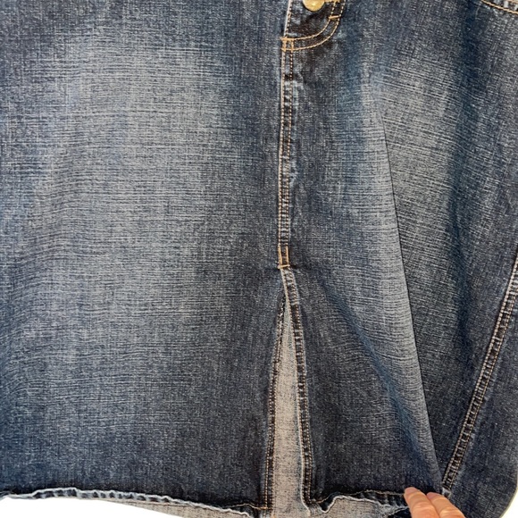 Mudd Blue Denim  Y2K Mini Skirt With 5 Pockets and Slit up the Front Size 11 - Picture 3 of 10